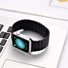 Magnetic Loop Watch Band For Apple Watch Series 7 45mm / 6 & SE & 5 & 4 44mm / 3 & 2 & 1 42mm(Black)