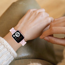 Oval Resin Watch Band For Apple Watch Ultra 49mm / Series 8&7 45mm / SE 2&6&SE&5&4 44mm / 3&2&1 42mm(Pink Flower)