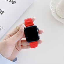 Modern Style Silicone Watch Band For Apple Watch Ultra 49mm / Series 8&7 45mm / SE 2&6&SE&5&4 44mm / 3&2&1 42mm, Style:Silver Buckle(Red)