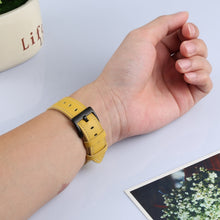 Leather Watch Band For Apple Watch Ultra 49mm / Series 8&7 45mm / SE 2&6&SE&5&4 44mm / 3&2&1 42mm(Yellow)