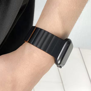 Mutural Moran Series Liquid Silicone Magnetic Strap Watch Band For Apple Watch Series 8&7 41mm / SE 2&6&SE&5&4 40mm / 3&2&1 38mm(Black + Wine Red)